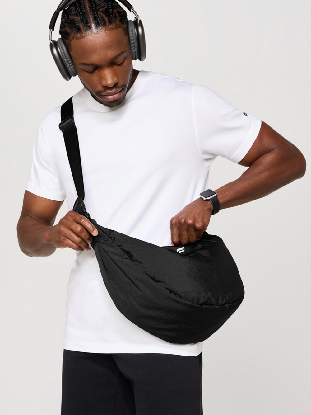 Fabletics The Large Sling Bag Crinkle Black Nylon Crossbody Shoulder Bag 16.5L - Picture 5 of 10